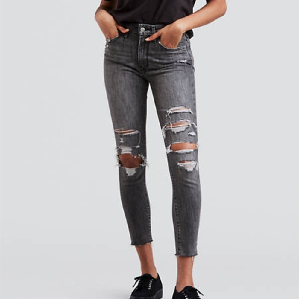 Levi's distressed 721 High Rise Skinny